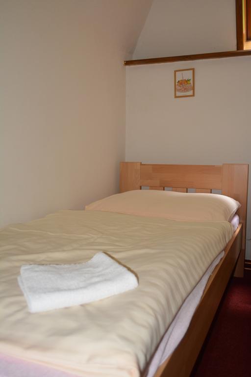 Hotel Koruna Karlštejn Стая снимка