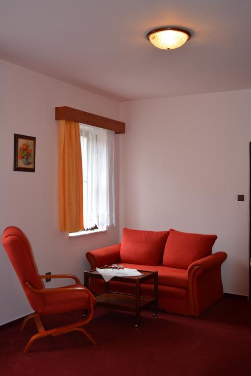 Hotel Koruna Karlštejn Стая снимка