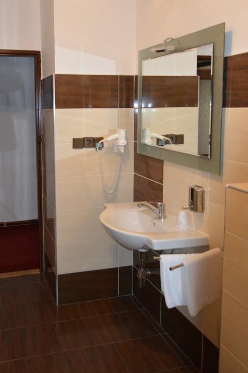 Hotel Koruna Karlštejn Стая снимка