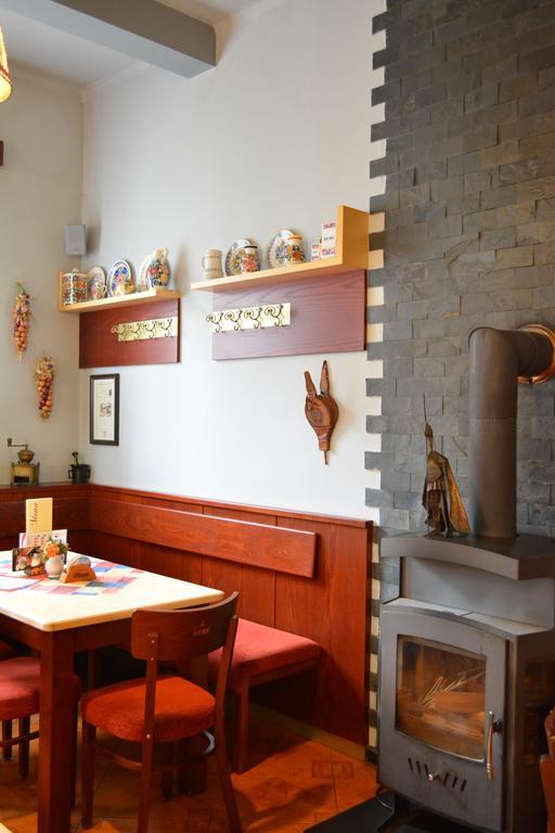 Hotel Koruna Karlštejn Екстериор снимка